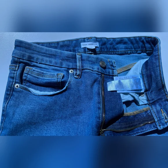 Good American Classic Denim Straight Leg Jeans - Picture 2 of 10